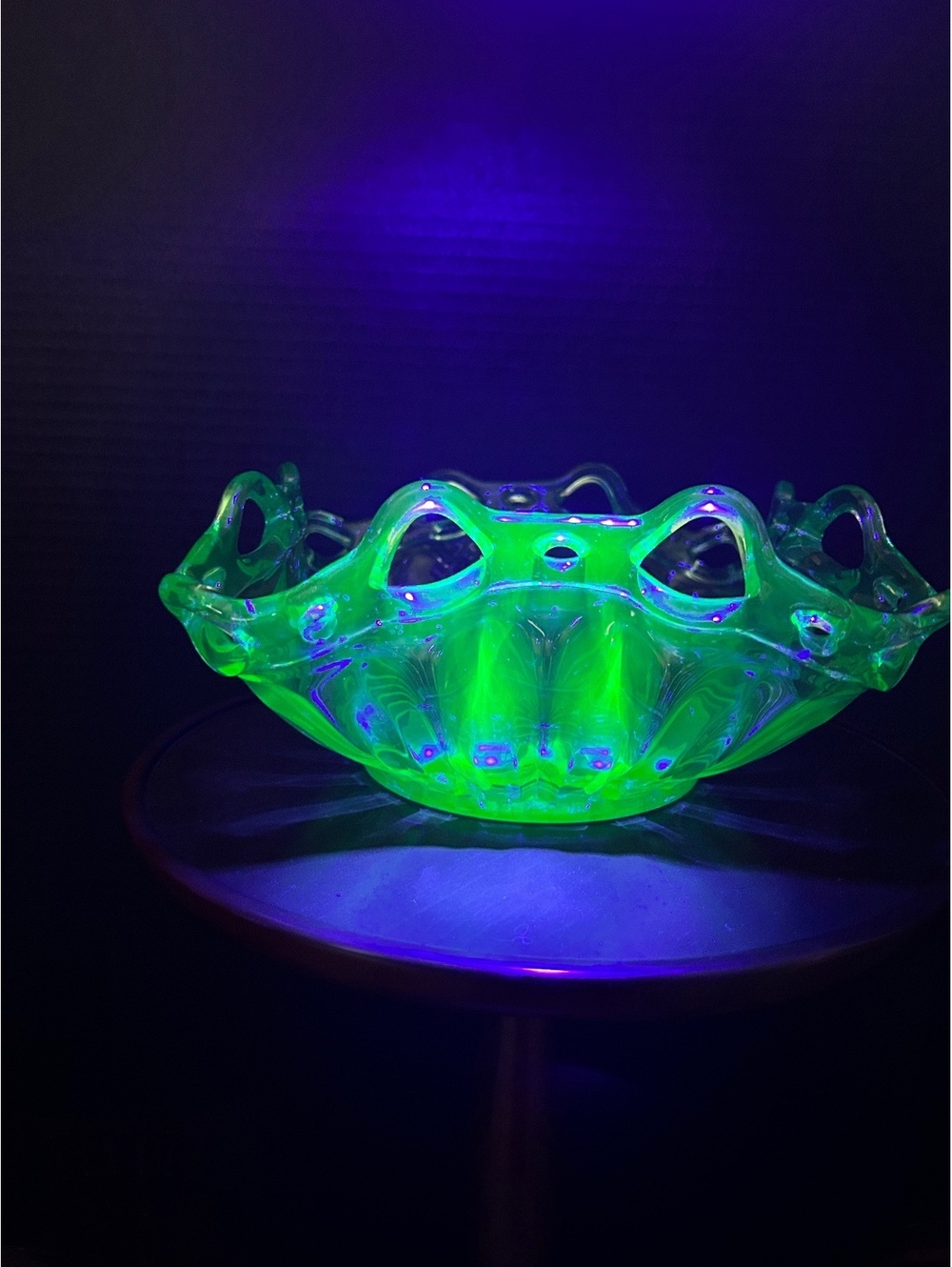 Fostoria Green Uranium Colonial Prism Square Centerpiece Bowl